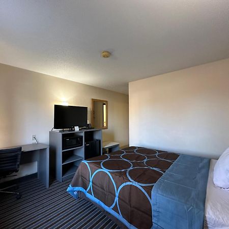 ซูเปอร์ 8 บาย วินด์แฮม โคลัมเบีย คล้าร์ก เลน Hotel ภายนอก รูปภาพ