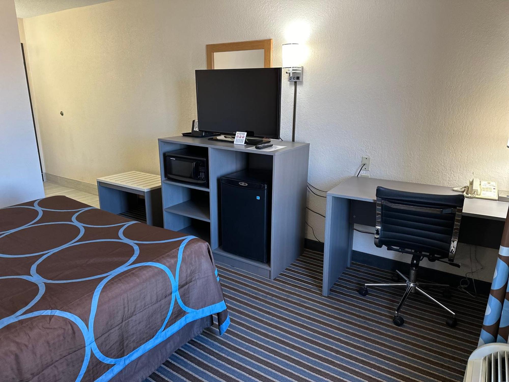 ซูเปอร์ 8 บาย วินด์แฮม โคลัมเบีย คล้าร์ก เลน Hotel ภายนอก รูปภาพ