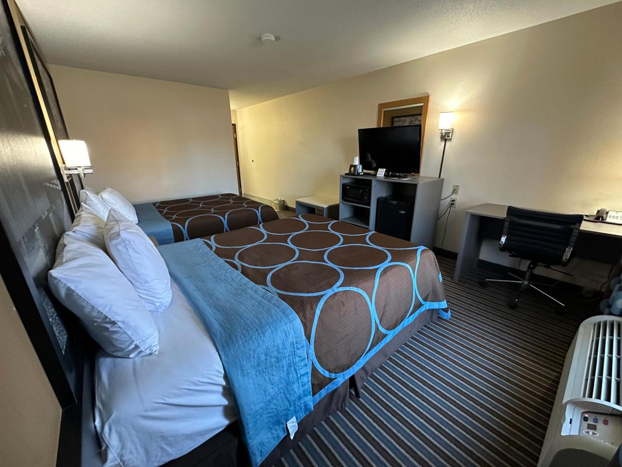 ซูเปอร์ 8 บาย วินด์แฮม โคลัมเบีย คล้าร์ก เลน Hotel ภายนอก รูปภาพ