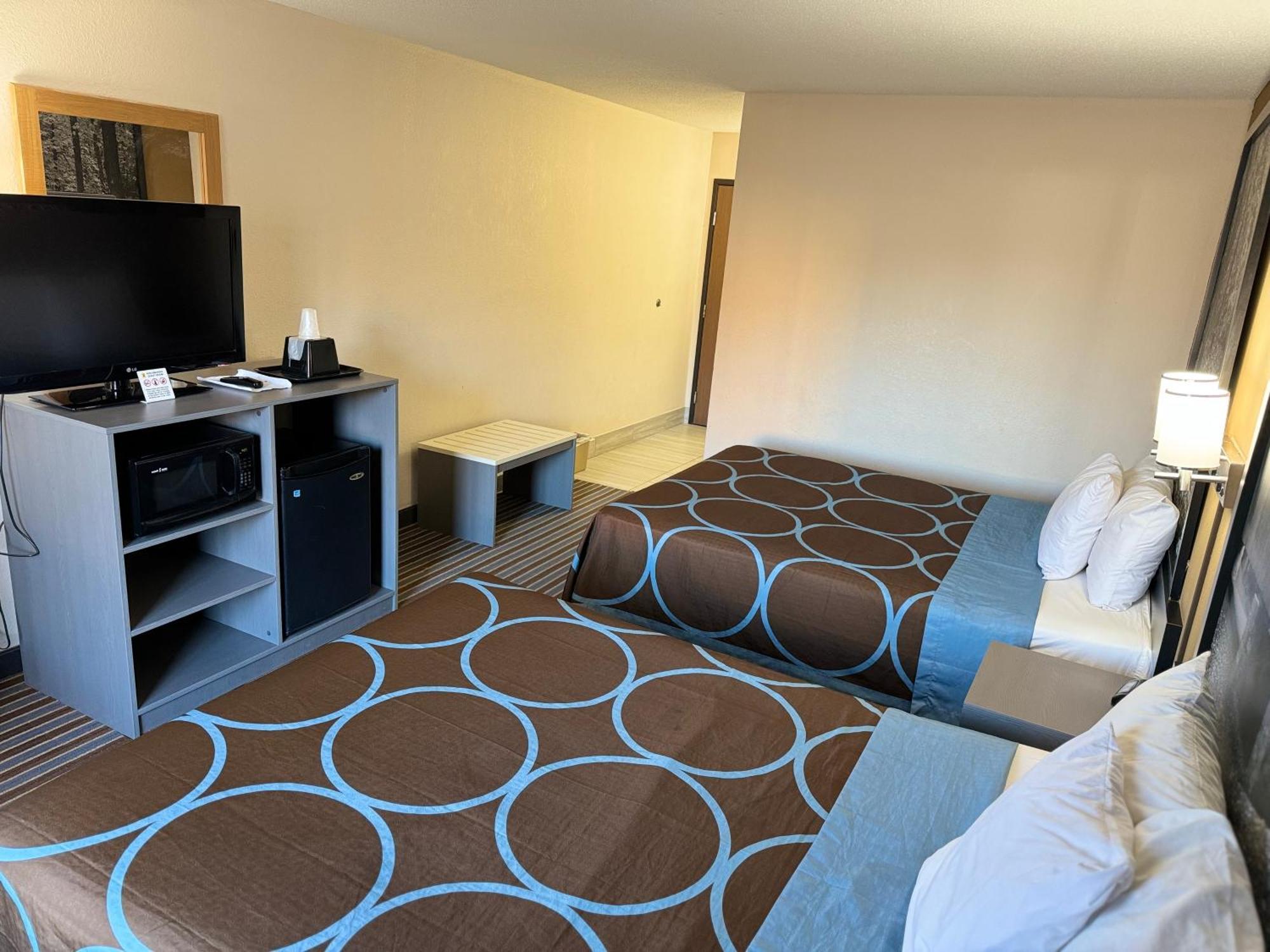 ซูเปอร์ 8 บาย วินด์แฮม โคลัมเบีย คล้าร์ก เลน Hotel ภายนอก รูปภาพ