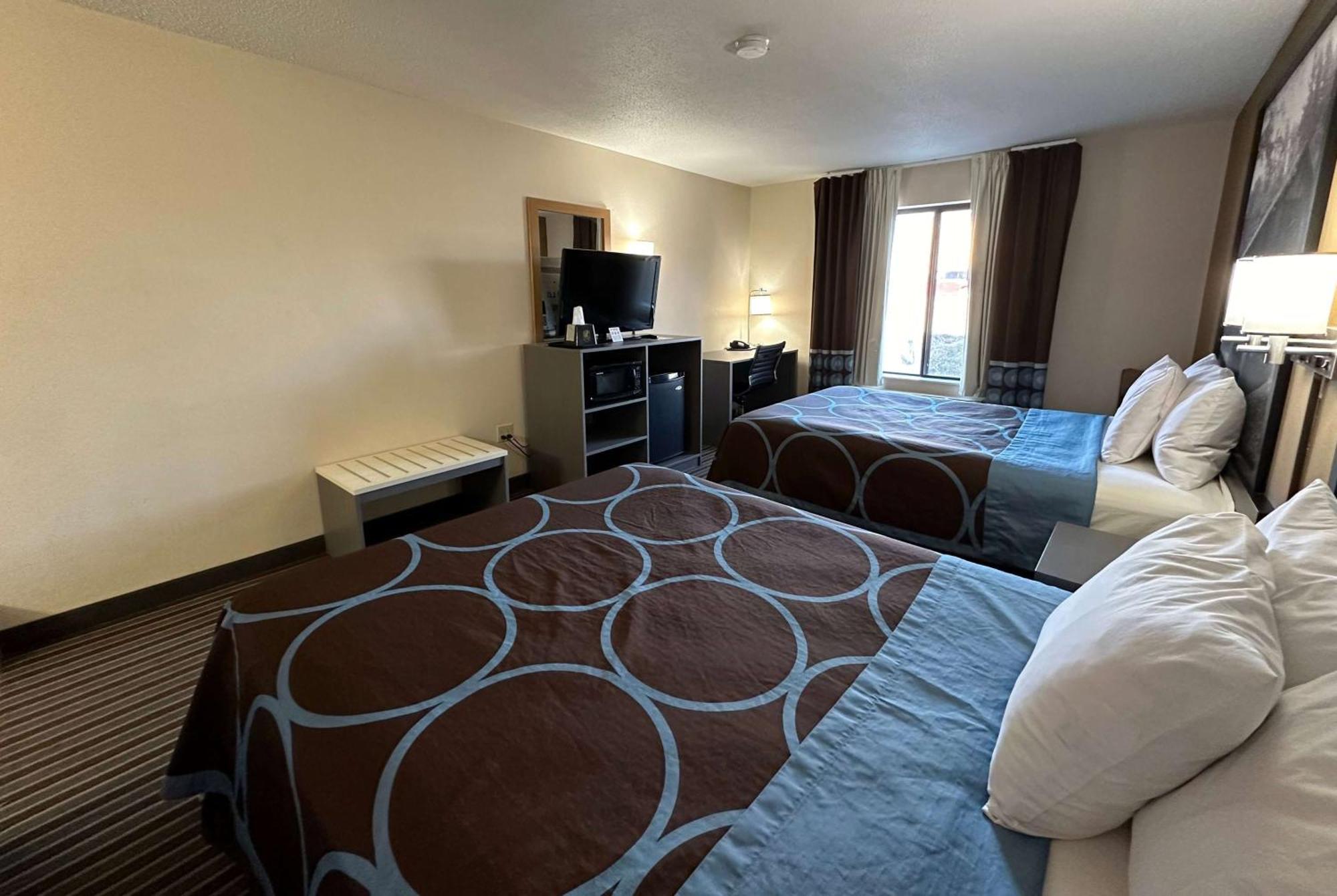 ซูเปอร์ 8 บาย วินด์แฮม โคลัมเบีย คล้าร์ก เลน Hotel ภายนอก รูปภาพ
