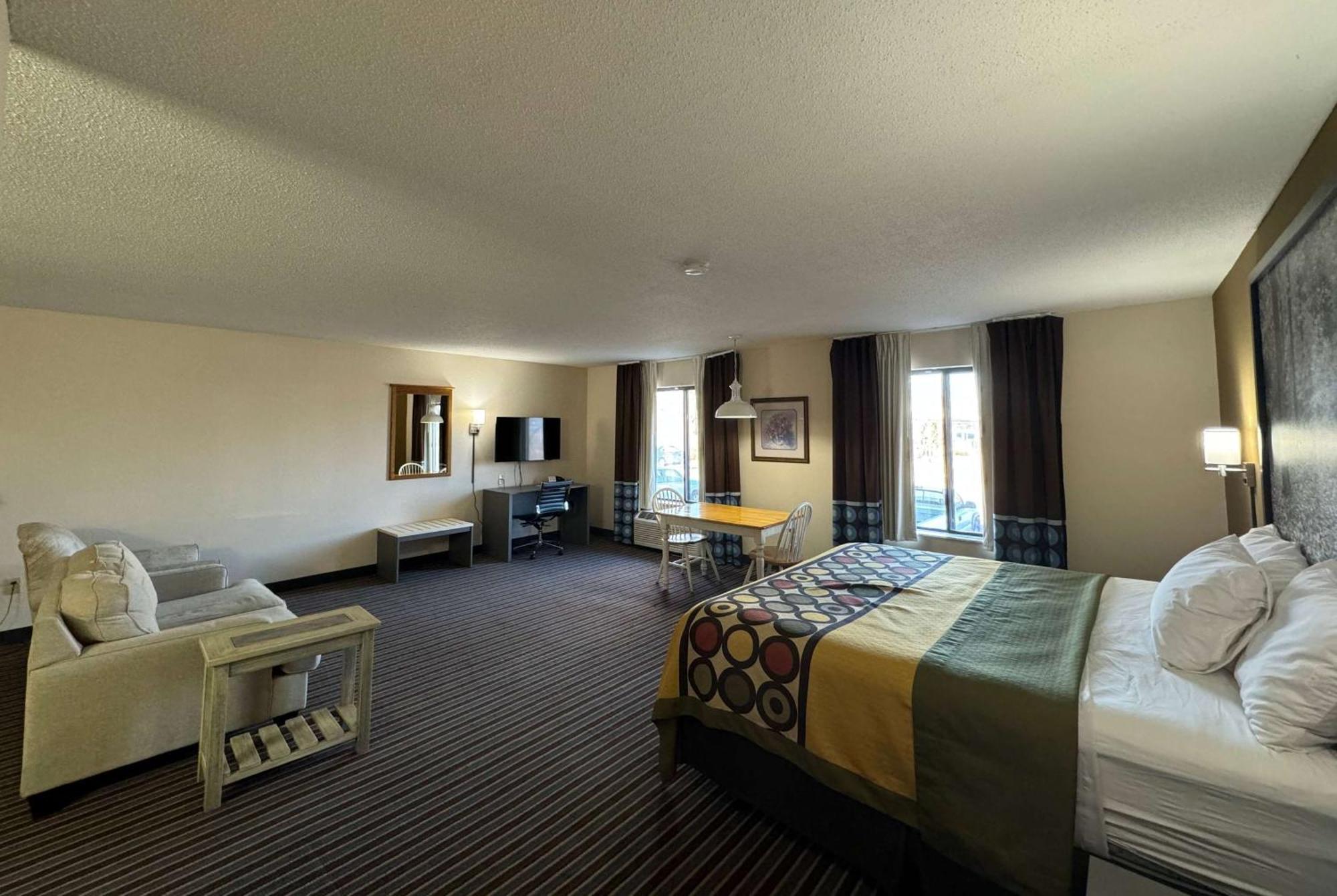 ซูเปอร์ 8 บาย วินด์แฮม โคลัมเบีย คล้าร์ก เลน Hotel ภายนอก รูปภาพ