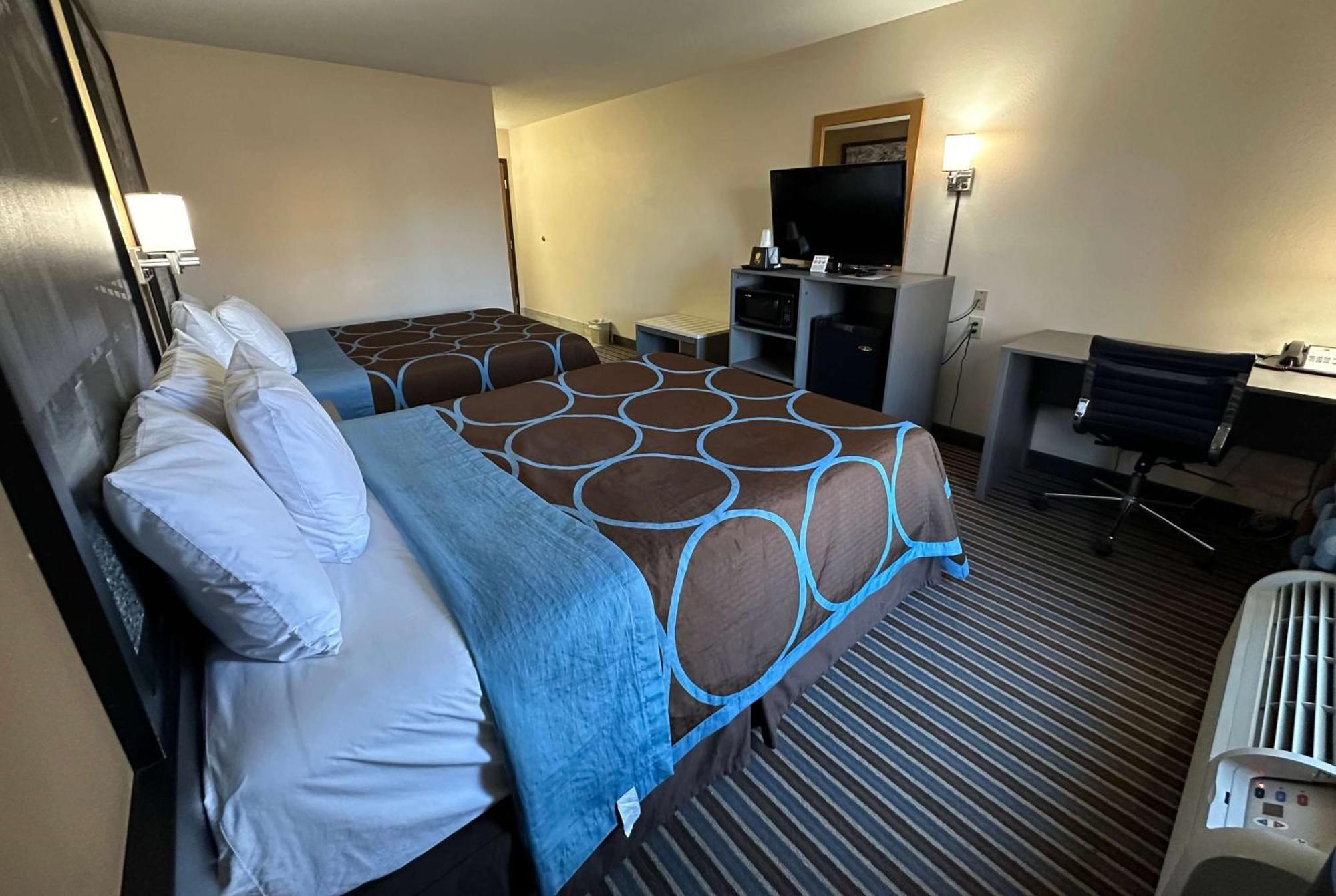 ซูเปอร์ 8 บาย วินด์แฮม โคลัมเบีย คล้าร์ก เลน Hotel ภายนอก รูปภาพ